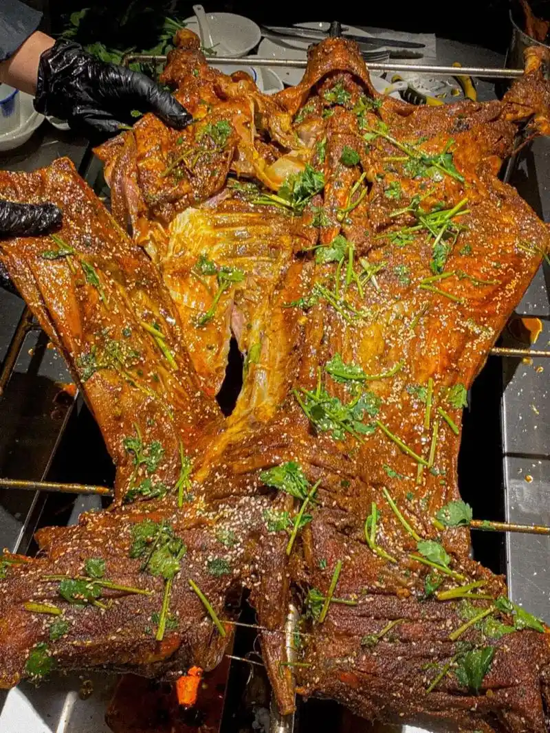 目前为止重庆吃过最好吃的炭烤烤全羊