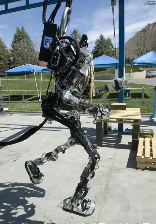 美军科技——机械外骨骼!