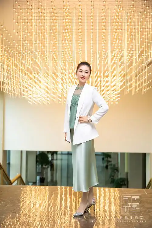 女性企业高管形象照