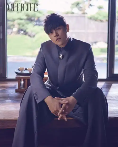 周杰伦#同时登上美法意新马《lofficiel》杂志金秋刊极清封面及写