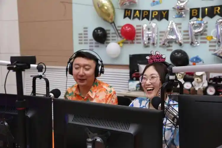 fm96.8 |《非常娱乐》带你笑哈哈!_market_飞扬_夏日