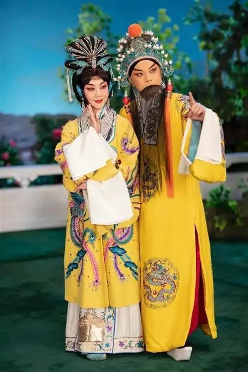京剧演员于魁智,李胜素都不是各自行当佼佼者,但二人合作是魁首