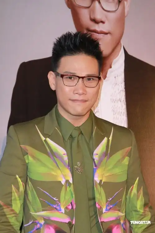 p>苏永康(william so),1967年9月24日出生于中国香港,祖籍广东省江门