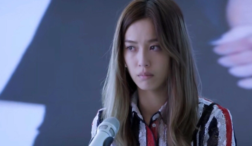 陈庭妮在《归还世界给你》扮演傲娇模特欧阳希子.