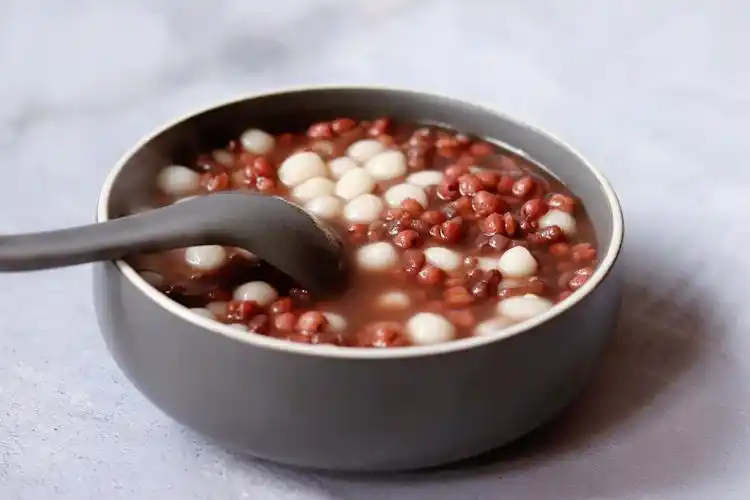 冬至了,来一碗红豆薏米小圆子吧,让你的心都是暖暖的