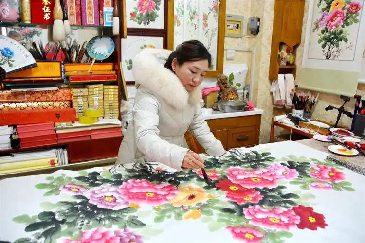 著名画家张巧玲探索创新牡丹画等作品端庄大方娇艳多姿雍容华贵