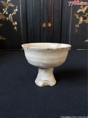 元代磁州窑白釉高足酒杯