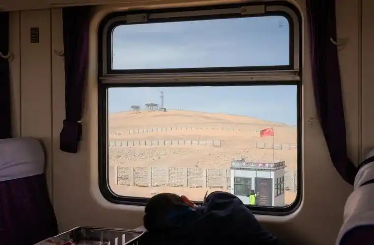 90后小伙坐火车拍遍整个中国美哭无数人