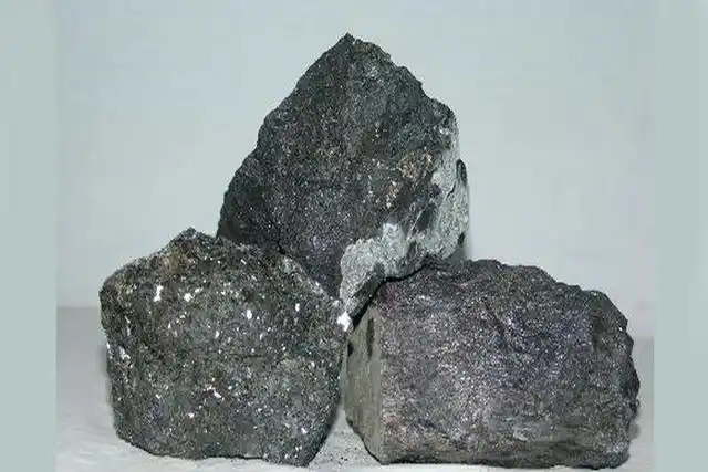 铂及含不易氧化或不大量吸收气体的铂合金,可在大气气氛下,用高频或