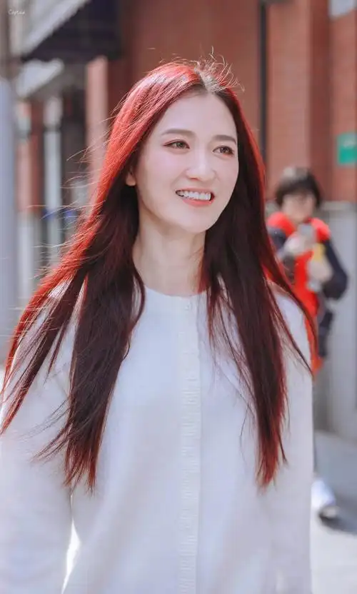 吴哲晗 嘉兴路外出 饭拍