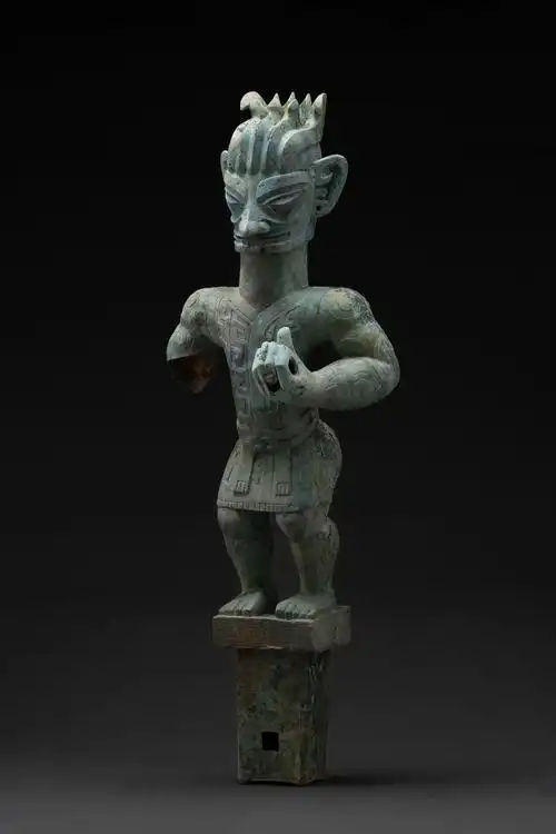青铜人像 商代晚期(公元前13世纪-前1046年) 2021年四川广汉三星堆