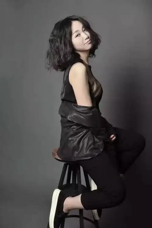 【美图】一组美图认识斯琴塔娜:颜美声甜的实力唱将