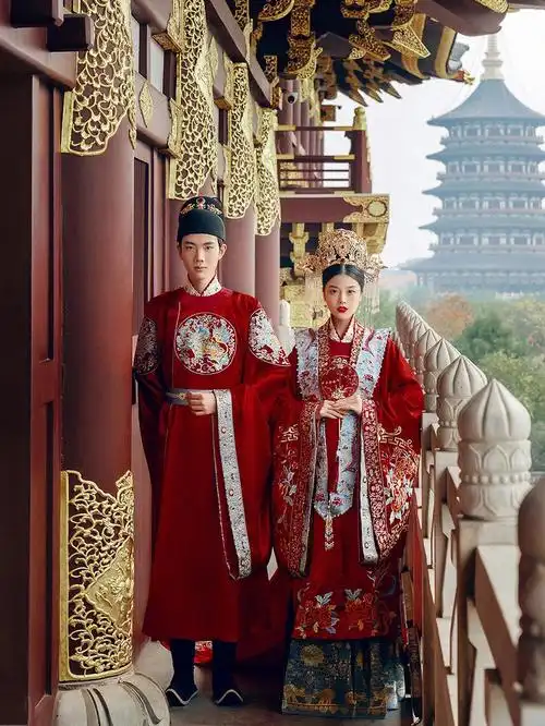 明制婚服凤冠霞帔新娘汉服新款秀禾服古装中式结婚嫁衣男女重工