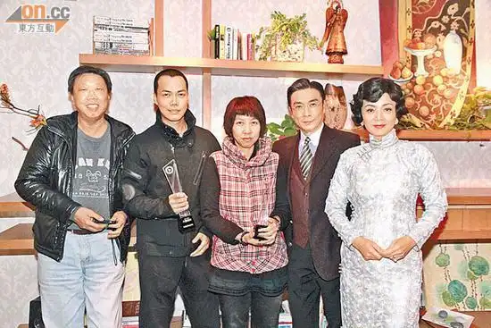 《潜》剧监制庄伟健(左),编审欧冠英(中),以及刘松仁及陈玉莲齐与天华