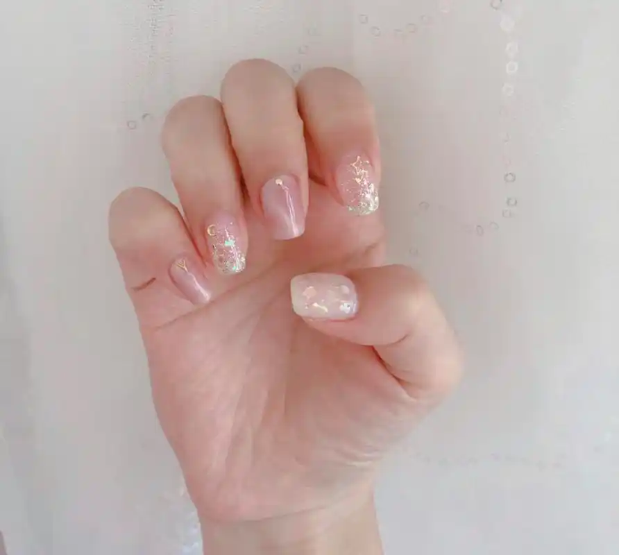 原创仙气十足的透明美甲赶走夏日炎热怎能少得了它