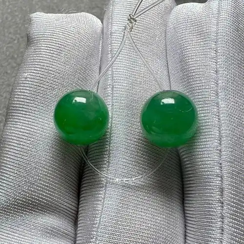 一对10mm果绿珠子