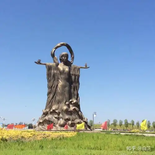 黄河女神像仰望壮观的黄河楼于黄河楼顶俯瞰青铜峡全貌于黄河楼顶俯瞰
