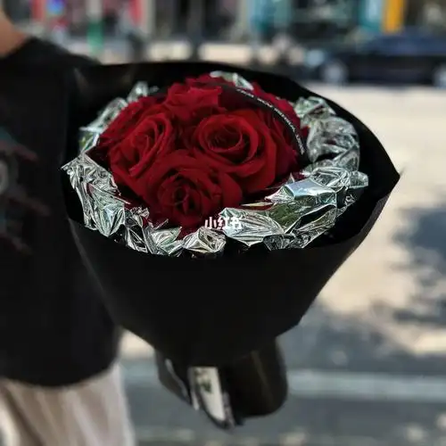 郎溪花店11支红玫瑰镜面纸花束