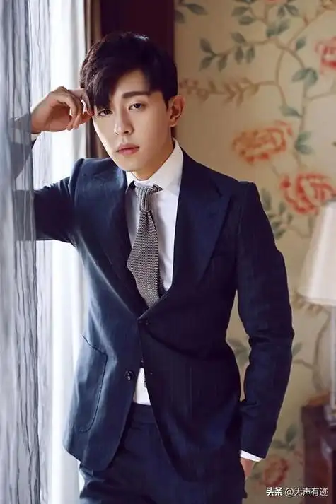 天秤座邓伦李现(邓伦哪个星座)-星座大全-小星座网