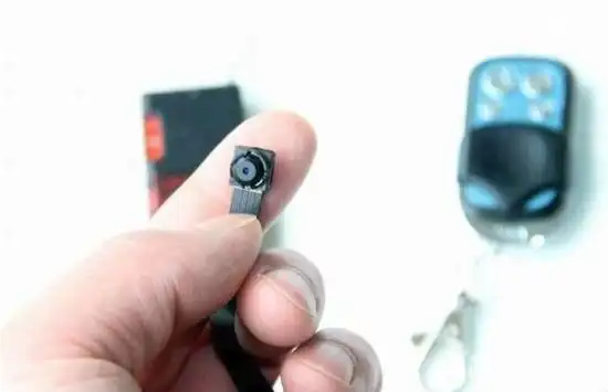 针孔摄像机伪装越来越好,让人防不胜防,学会这两招出行再无忧