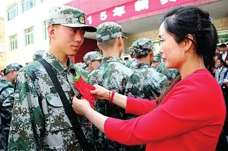 庆城县举行新兵入伍欢送大会