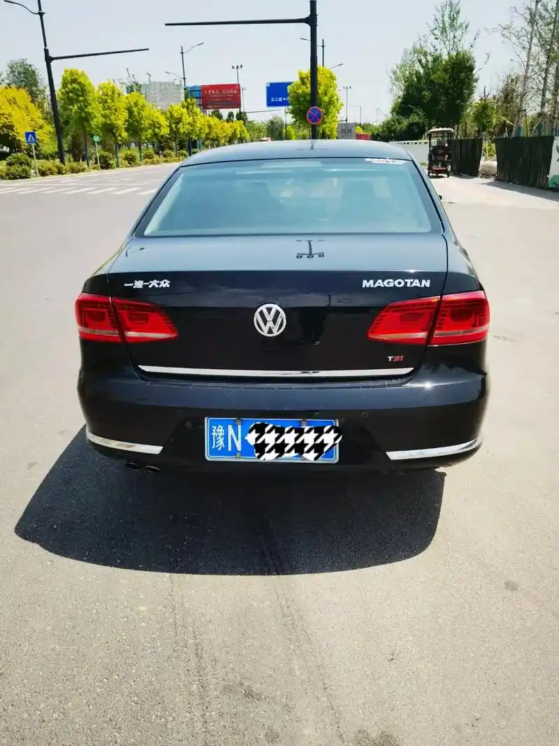 刚刚到手15年3月大众迈腾全车原版无事故,1