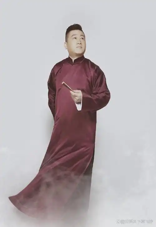 《张鹤伦:相声界的新生代笑匠》