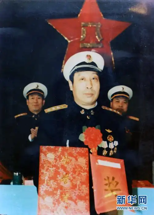 【中国人民海军成立纪念日】海军战斗英雄及老英模