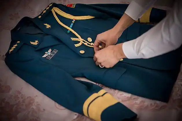 【领花佩戴】军服领花如何佩戴 领花的样式有哪些