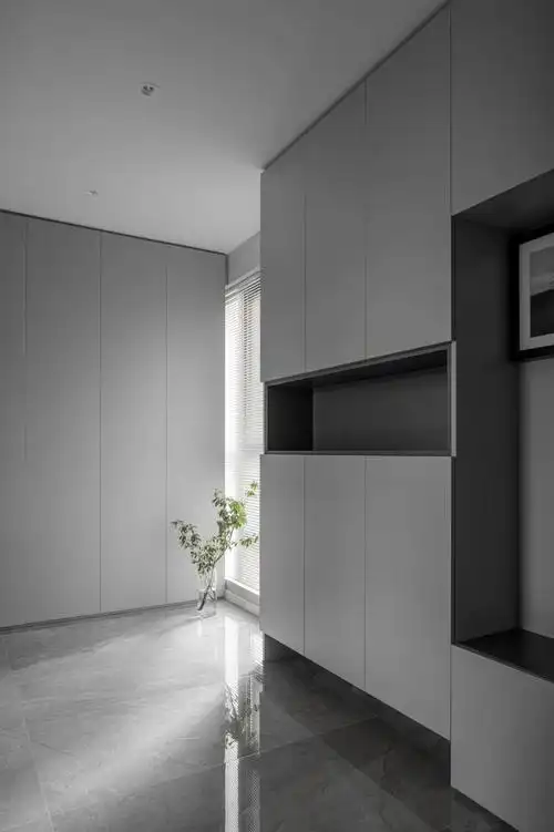 (图片来源:梵帝尼衣柜公众号,侵删)