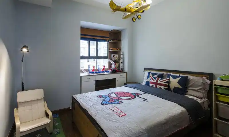 9平米森林主题青少年男孩房间装修效果图 个性十足两个男生卧室布置