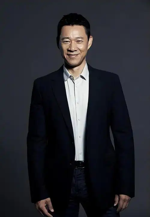 张丰毅:对继女视如己出,却对亲生儿子无情漠视,如今悔恨不已