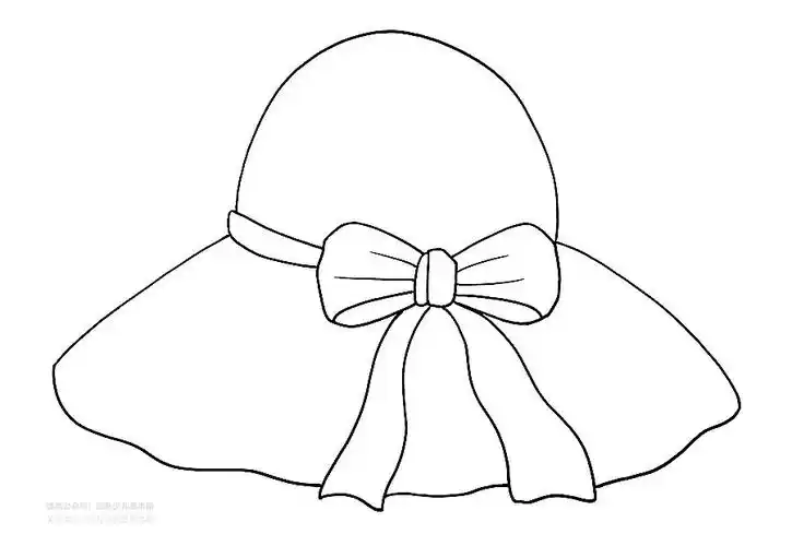 准备一张白色素描纸用记号笔在纸上设计出太阳帽的外形在太阳帽的图形