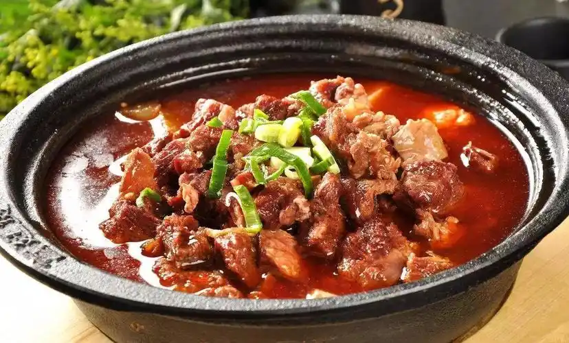 截图到本店消费可免费领取牛腩煲一份凭此文章到朋友圈福利二全场消费