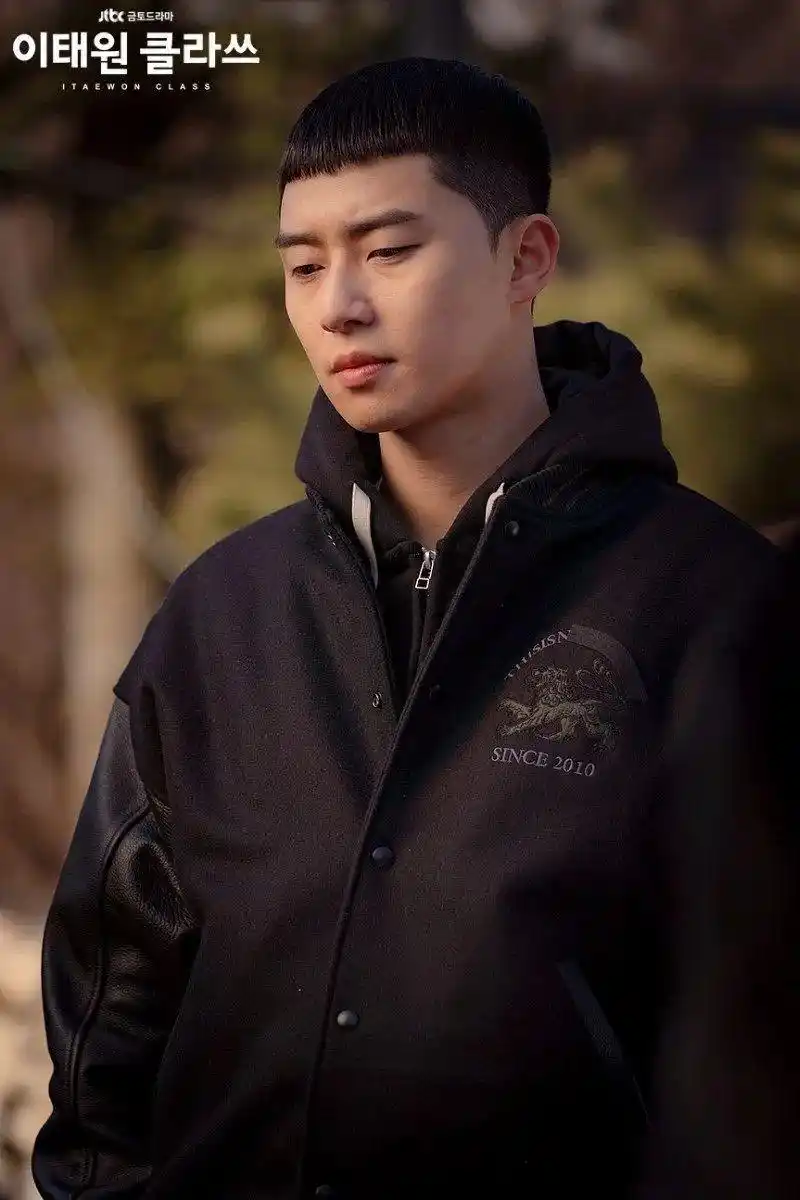 爆火男生"栗子头"_发型