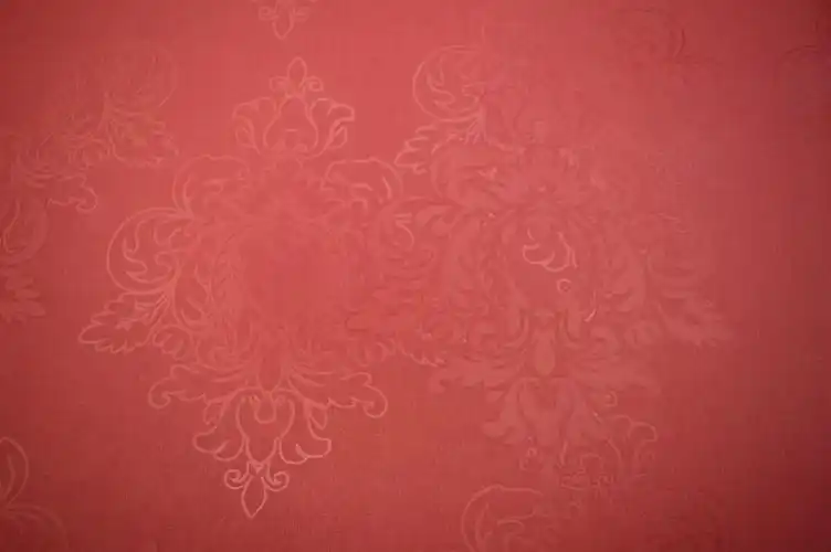 电影天使爱美丽中女主家中的红色壁纸,网上有没有卖的?