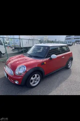 经典红白mini宝马