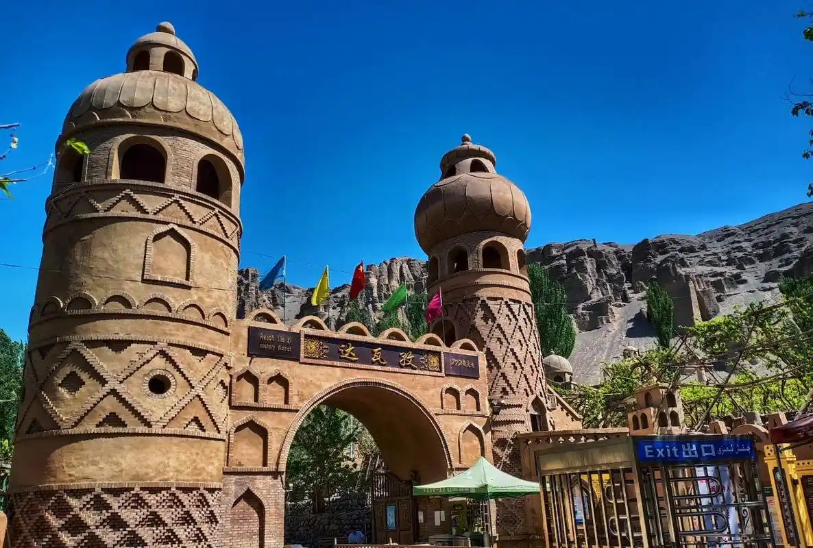 新疆吐鲁番葡萄沟景色