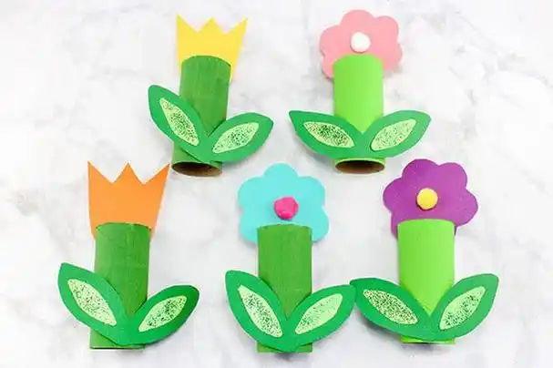 幼儿园手工花:卫生纸筒做成立体花朵(步骤图解)