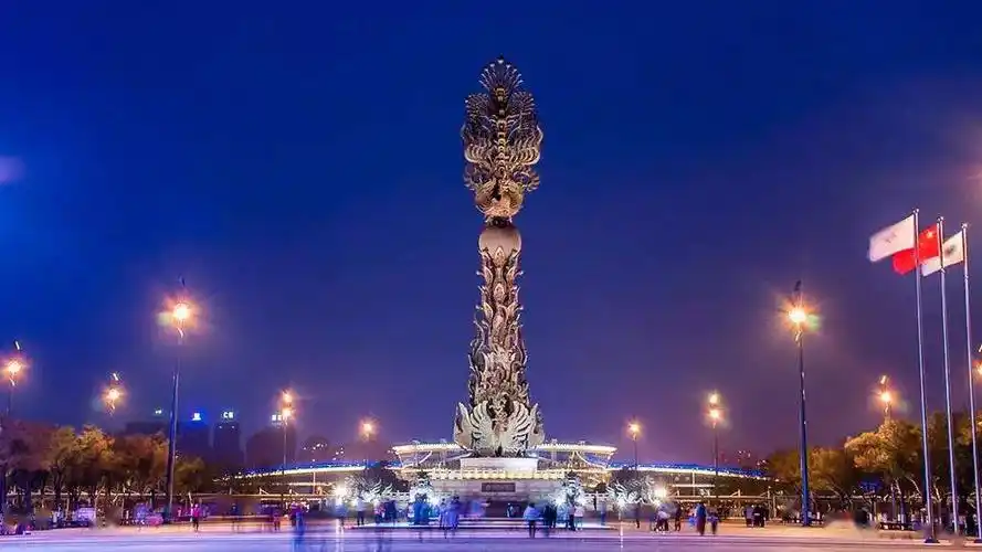 【争霸赛】明日凤凰城,钢铁锤炼鉴英雄_唐山