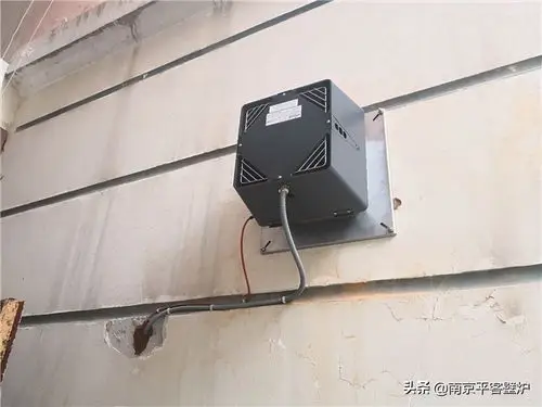 所以一楼安装真火壁炉不能直接安装烟囱,而是使用壁炉专用排烟风机