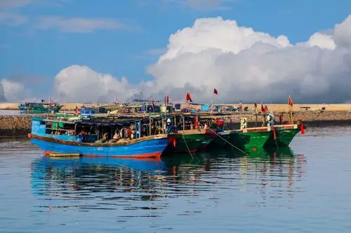八所中心渔港地处海南省东方市