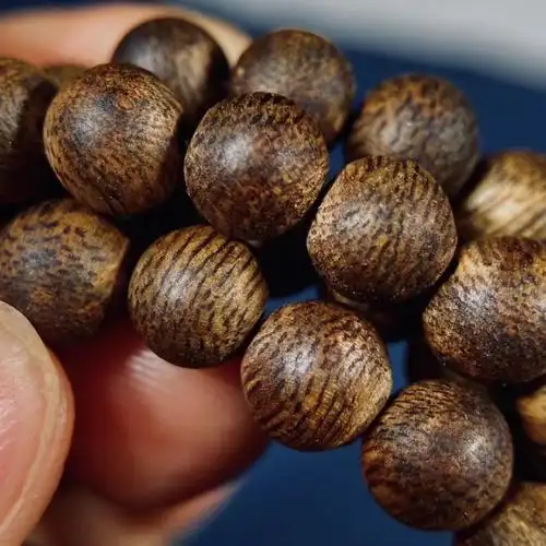 6*108颗 奇楠沉香功效与作用 奇楠沉香是什么味道 - 奇楠沉香 第1张