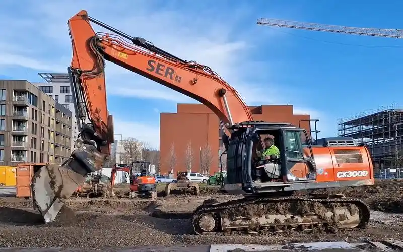 凯斯cx300d挖掘机施工作业4k