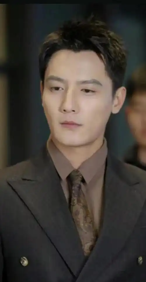 20位当红短剧男演员谁最霸道最总裁按评论区热度排名