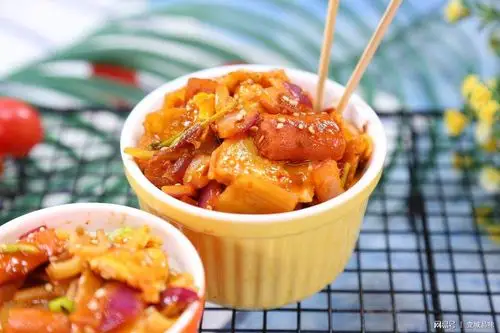 烤冷面好不好吃,关键在怎么做调味汁?