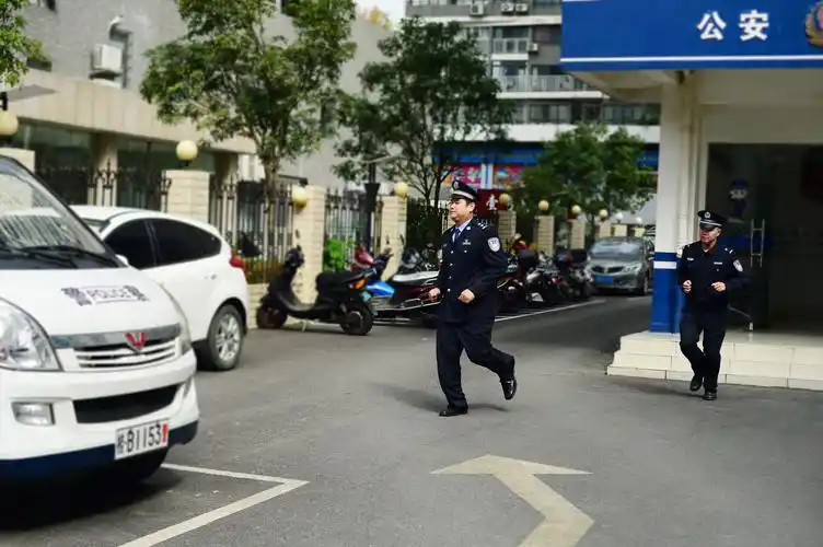 最美警察候选人5胡奕刑侦大队里的追赃哥