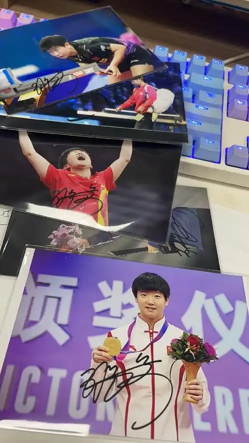 孙颖莎球迷的创意暖到了#为了庆祝莎莎23岁生日,抽3张莎莎签名照一人