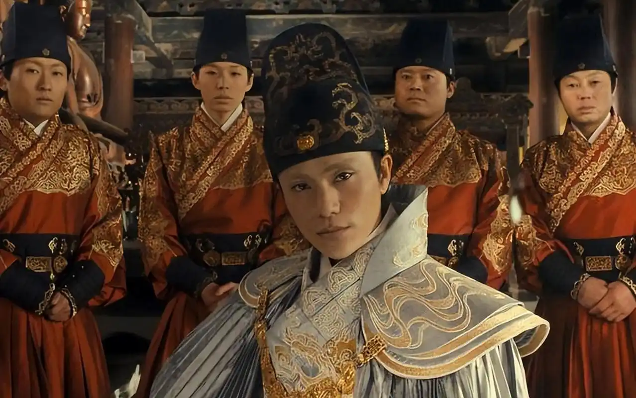 西厂雨化田是电影《龙门飞甲》中的一个反派角色,他掌管的就是明朝的