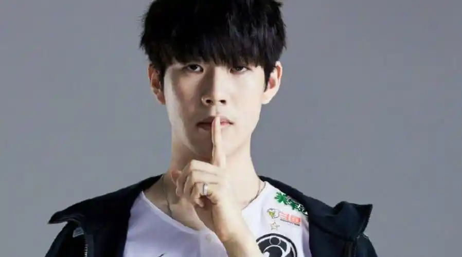 theshy直播除三害##涵艺爆料多支战队更换教练##2024